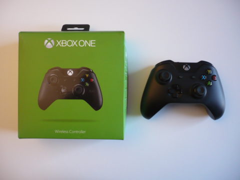 Manette noire Xbox One officielle