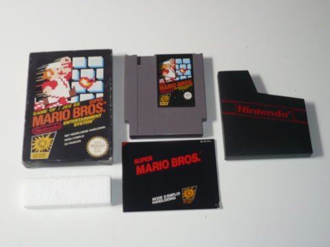 Photo du jeu Super Mario Bros. sur Nintendo Entertainment System (NES).